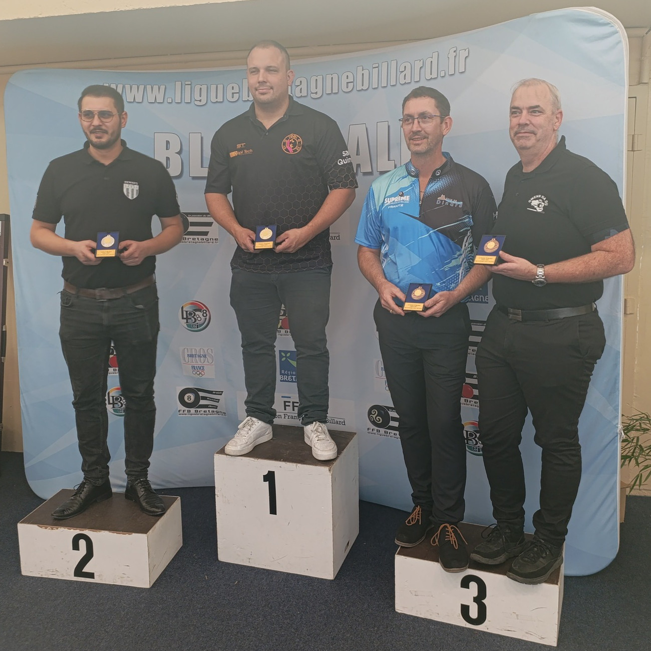 Podium BBET à Pleslin, de gauche à droite, Ali Sultani, Benjamin Piel, Frantz Labbé, David Daëron